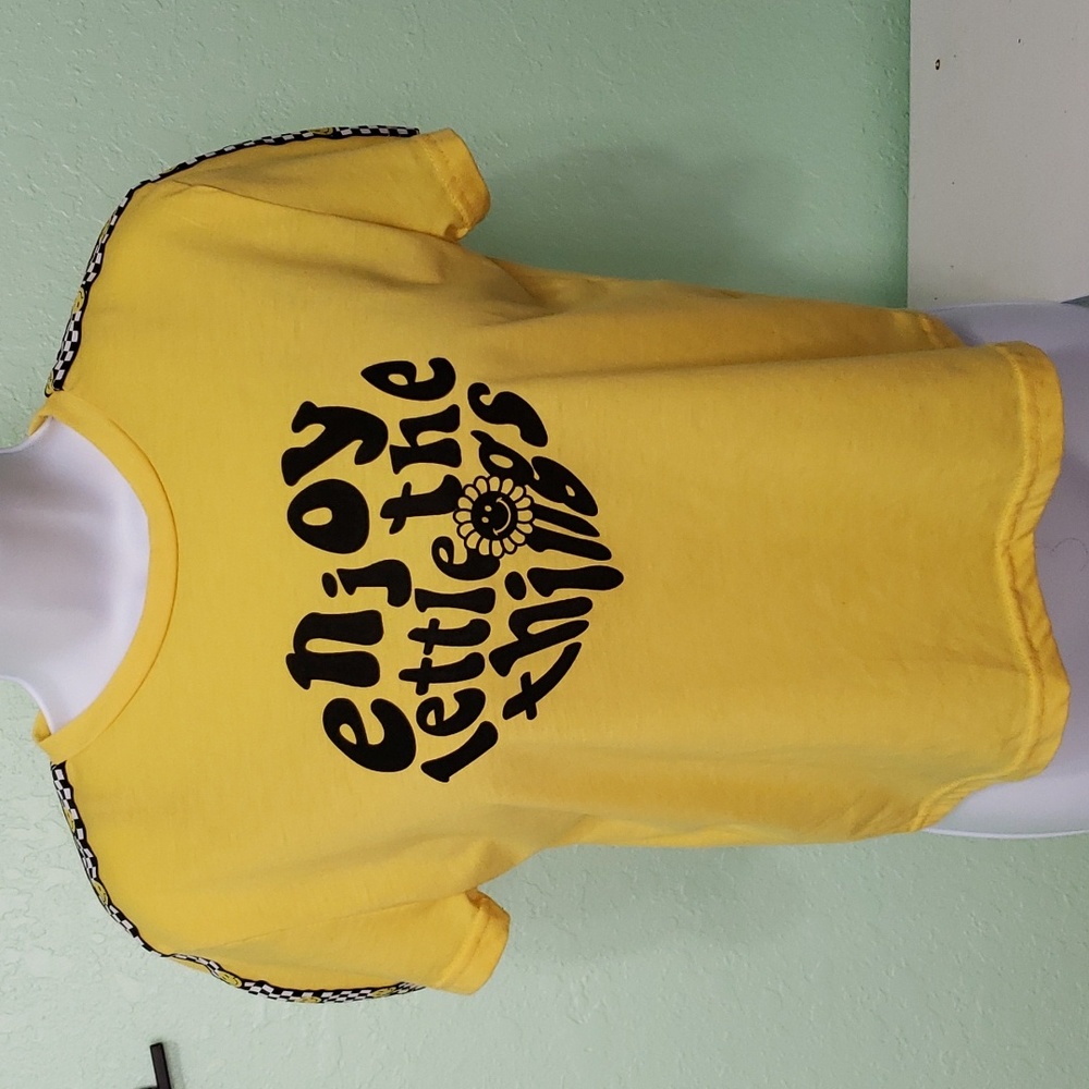 ROSES & KISSES girl's t shirt